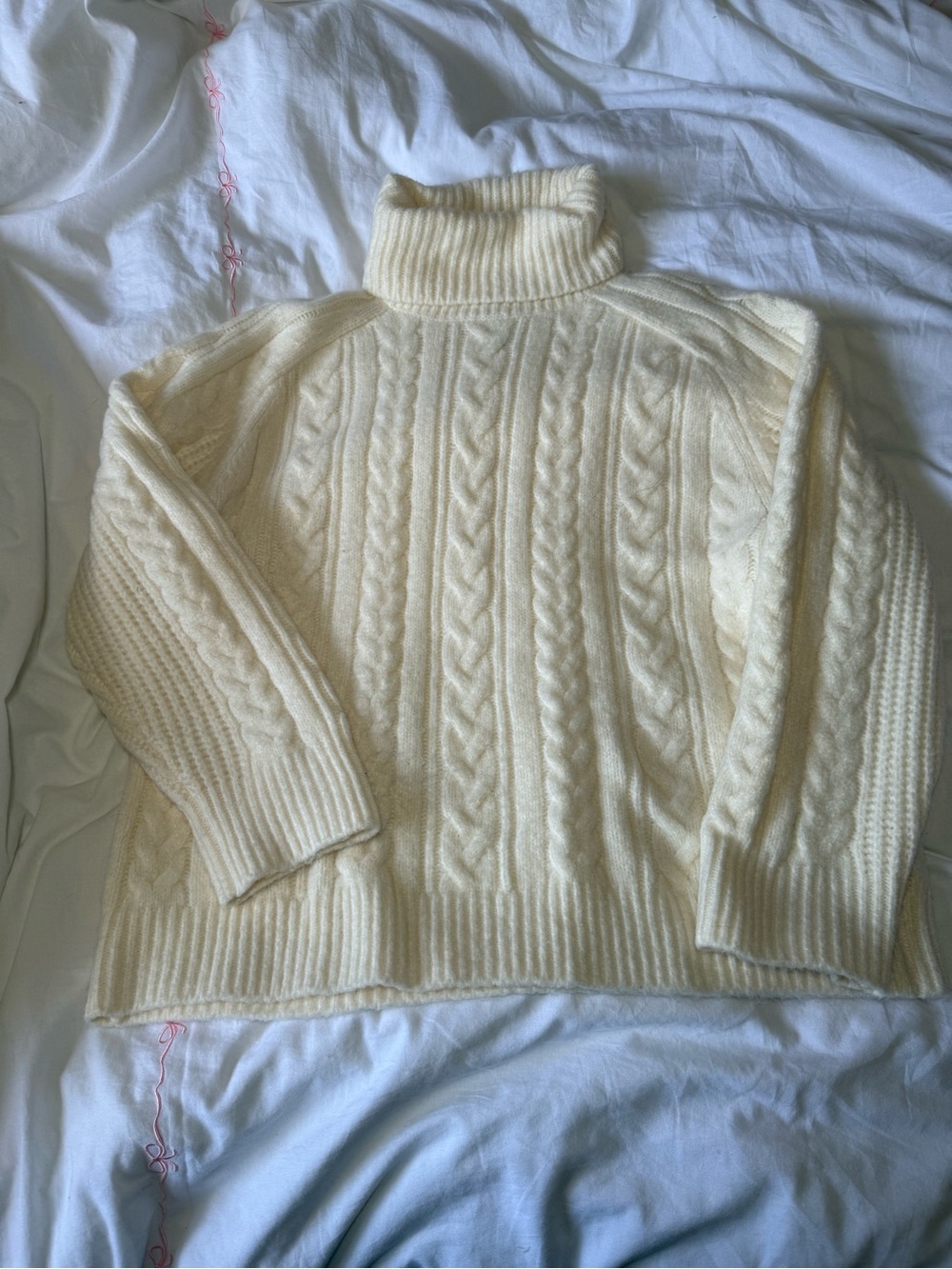 Abercrombie & Fitch Cream Cable Turtleneck Sweater
